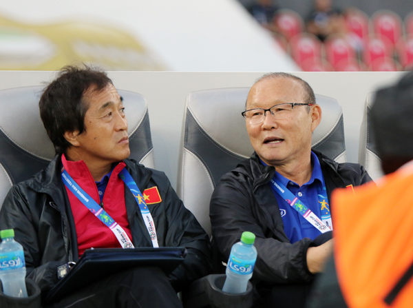 CHÍNH THỨC: Trợ lý Lee Young-jin thay HLV Park Hang-seo dẫn dắt U22 Việt Nam dự SEA Games 30
