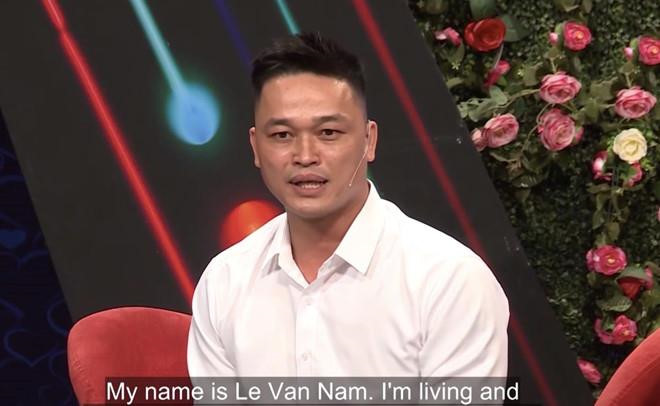 Nam chinh vu co gai doi di chau Au: 'Vo khong chieu thi chieu ai' hinh anh 2 