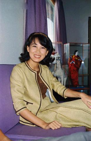 Nhan sắc khuynh thành của Hoa khôi Sài Gòn một thời Nhan sắc khuynh thành của Hoa khôi Sài Gòn một thời