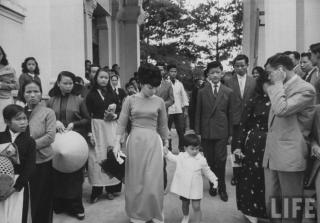 Nhan sắc khuynh thành của Hoa khôi Sài Gòn một thời Nhan sắc khuynh thành của Hoa khôi Sài Gòn một thời