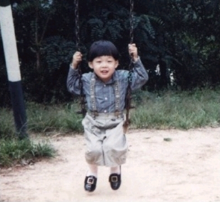 'Ngất ngây' vì loạt hình ảnh thời bé của sao Kpop 'Ngất ngây' vì loạt hình ảnh thời bé của sao Kpop