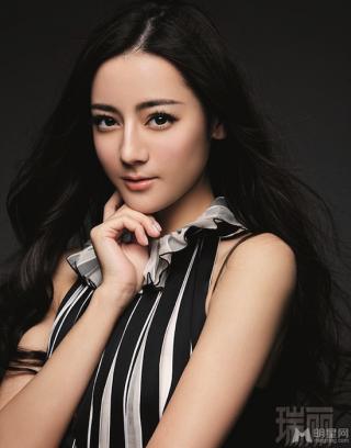 Mỹ nhân 'Cổ kiếm kỳ đàm' khoe vẻ đẹp như mộng