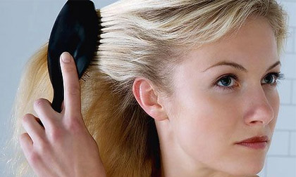 Gội đầu thường xuyên dễ gây hỏng tóc