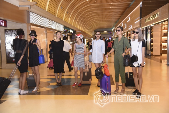 Loạt người mẫu đổ bộ tại sân bay tới Mỹ diễn show Đỗ Mạnh Cường 3
