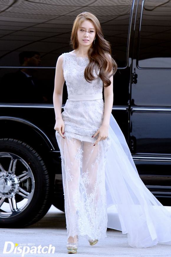 Váy cưới của mỹ nhân Hàn 0