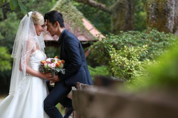 Lộ ảnh cưới của Mai Quốc Việt cùng gái Tây 4