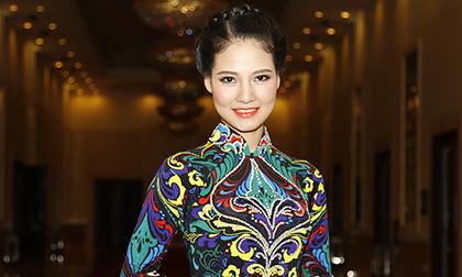 Hoa hậu thể thao Trần Thị Quỳnh đẹp tinh khôi trong trang phục áo dài