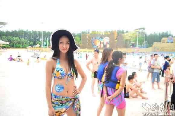 Thí sinh Miss Bikini Trung Quốc tạo dáng nóng bỏng 5