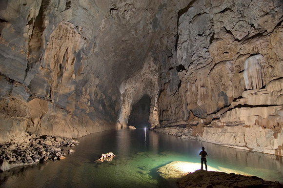 Lạc vào hang động đẹp tựa chốn bồng lai tiên cảnh ở Lào 13