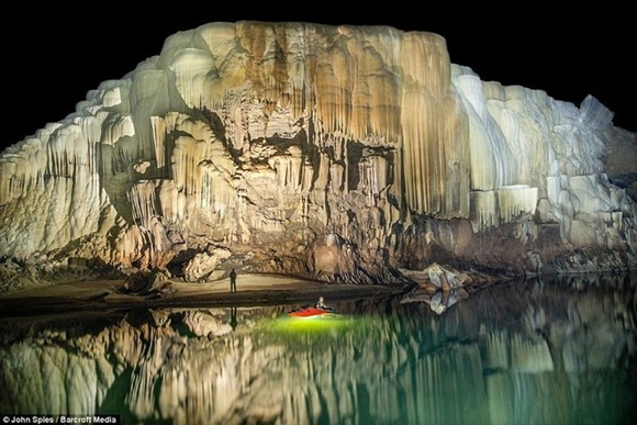 Lạc vào hang động đẹp tựa chốn bồng lai tiên cảnh ở Lào 1