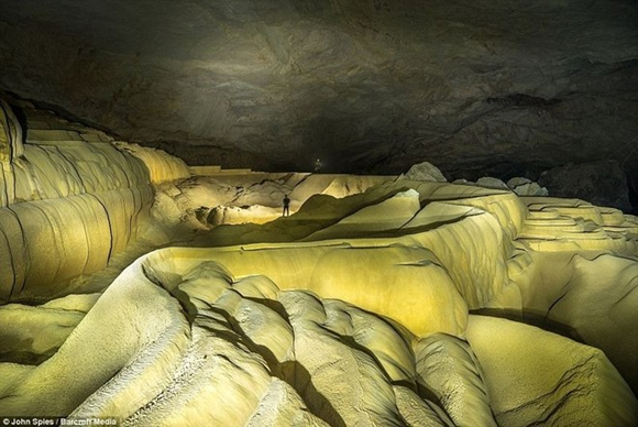Lạc vào hang động đẹp tựa chốn bồng lai tiên cảnh ở Lào 3