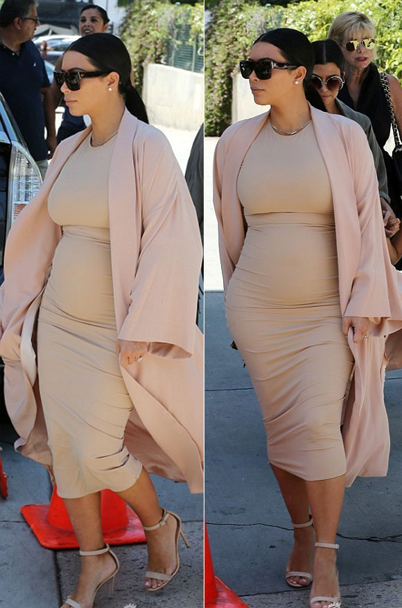 Kim Kardashian bị chê mặc xấu khi mang bầu 2