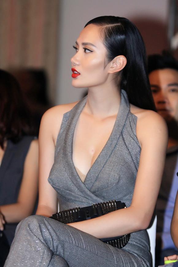 Hoa hậu Diệu Linh diện trang phục bó sát khoe ba vòng gợi cảm 10