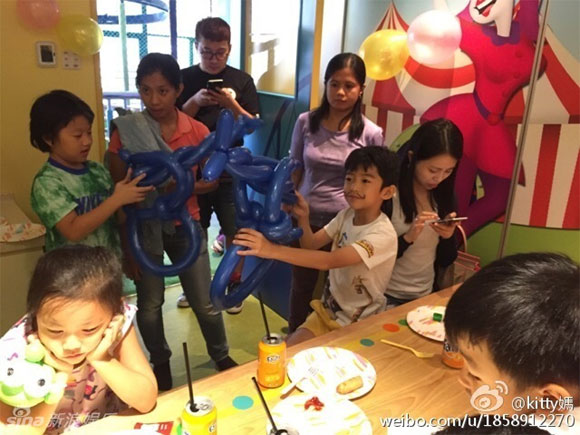Trương Bá Chi tổ chức sinh nhật cho con trai lớn 7