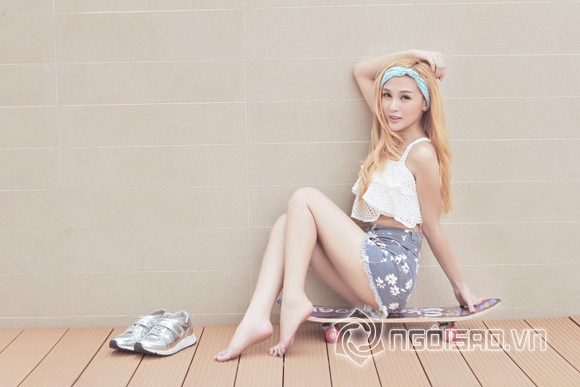 hot-girl-kelly-nguyen-12-ngoisao.vn.stamp2.jpg
