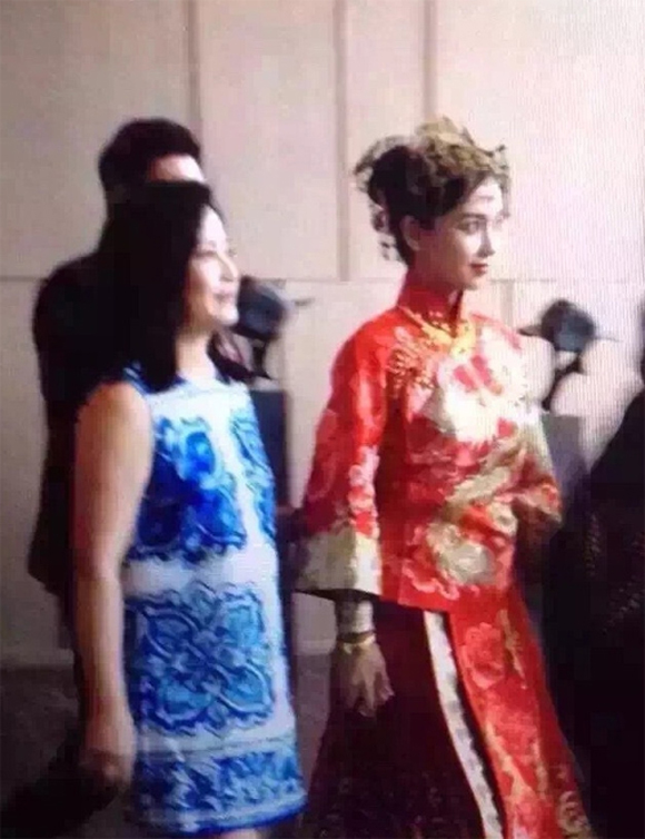 Huỳnh Hiểu Minh - Angela Baby mặc trang phục truyền thống trong lễ cưới 11