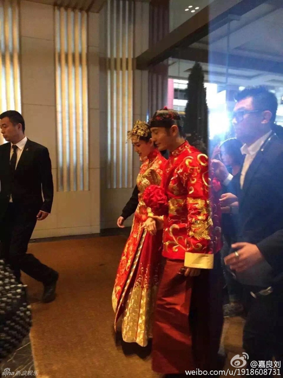 Huỳnh Hiểu Minh - Angela Baby mặc trang phục truyền thống trong lễ cưới 17