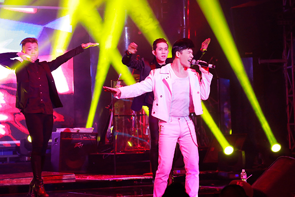 Nathan Lee chạy show miệt mài bất chấp bệnh tật 1 Nathan Lee chạy show miệt mài bất chấp bệnh tật 1