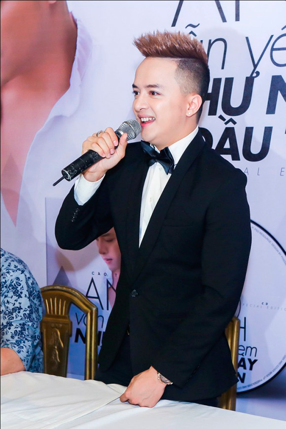 Lương Bích Hữu vai trần gợi cảm hớp hồn Cao Thái Sơn 5 Lương Bích Hữu vai trần gợi cảm hớp hồn Cao Thái Sơn 5