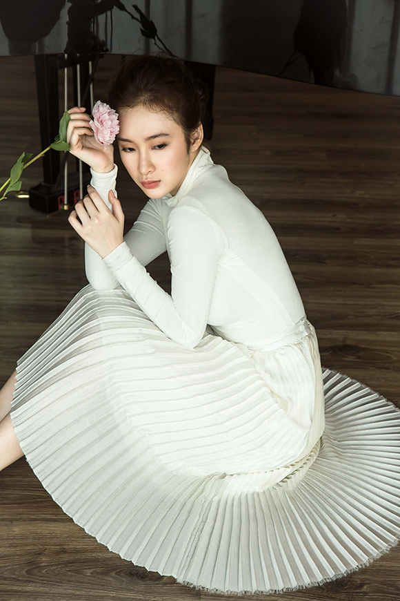 angela-phuong-trinh-dep-mong-manh003-ngoisao.vn.jpg