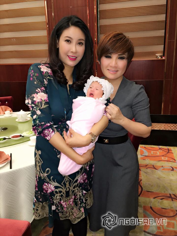 Hoa hậu Hà Kiều Anh đầy tháng con gái  1