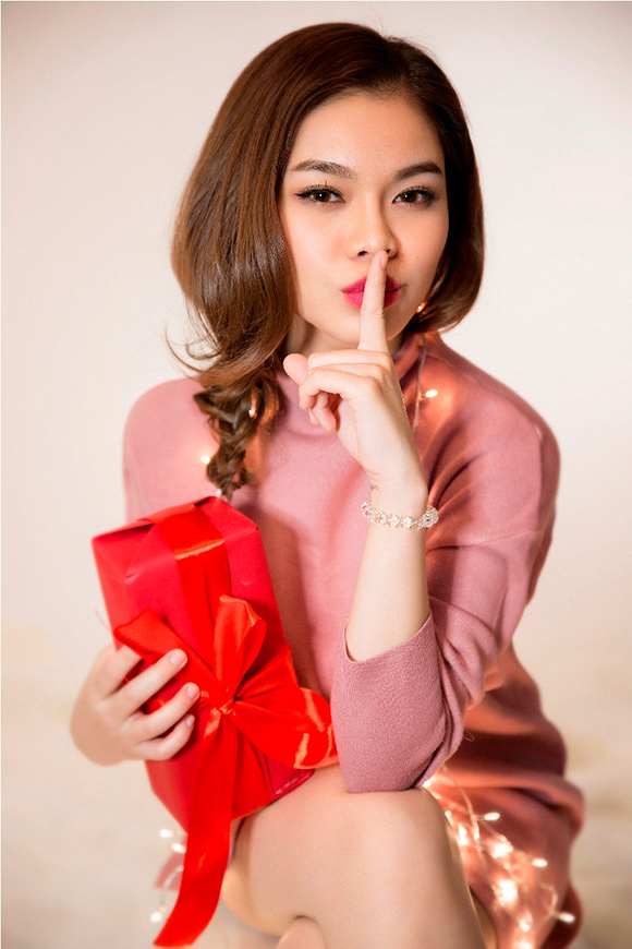 giang-hong-ngoc-kin-tren-ho-duoi007-ngoisao.vn.jpg