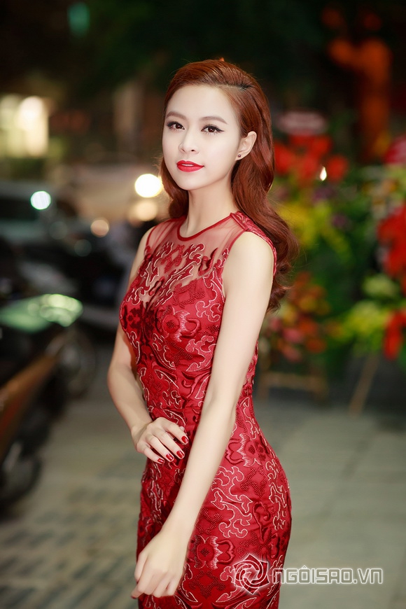 hoang-thuy-linh-xinh-dep-4resize-ngoisao.vn.stamp2.jpg