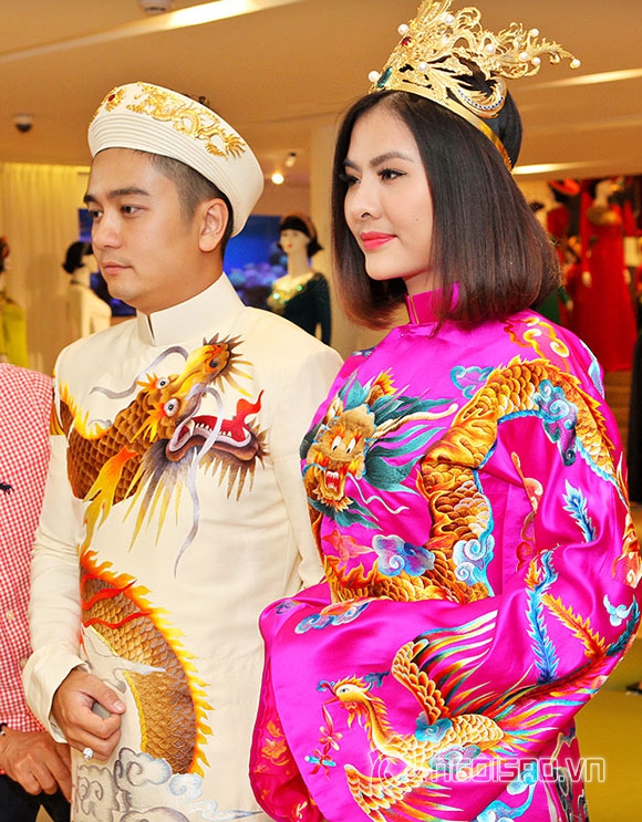 Vợ chồng Vân Trang lái xế hộp tiền tỷ đi thử trang phục cưới 0