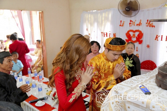 Ba mẹ Danh hài Hoài Linh chủ hôn cho con trai Thiên Bảo rước Hoa hậu Kim Yến về dinh 0
