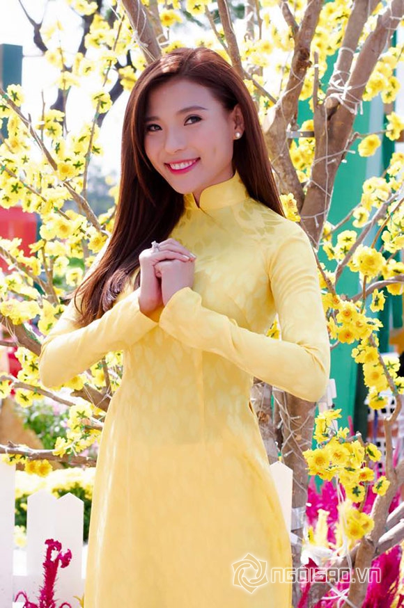 Thời trang đẹp mắt của sao Việt ngày đầu năm  16