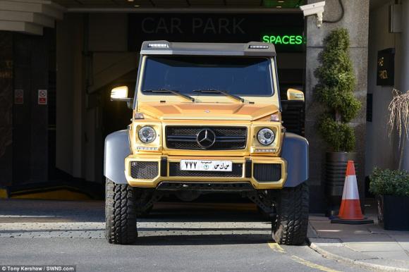 dàn siêu xe mạ vàng của tỷ phú Ả Rập Saudi khi sang Anh nghỉ dưỡng 9