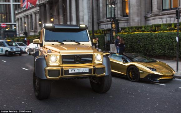 dàn siêu xe mạ vàng của tỷ phú Ả Rập Saudi khi sang Anh nghỉ dưỡng 7
