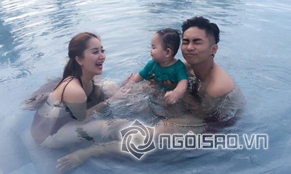 Khánh Thi và Phan Hiển đưa con trai đi bơi
