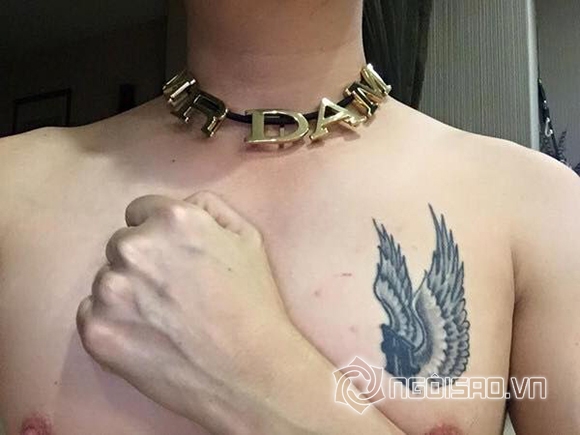 Đàm Vĩnh Hưng cởi trần công khai hình xăm mới trên ngực phải 3 Đàm Vĩnh Hưng cởi trần công khai hình xăm mới trên ngực phải 3