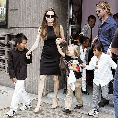 Nghi vấn Angelina Jolie gầy trơ xương vì mắc bệnh lạ 2