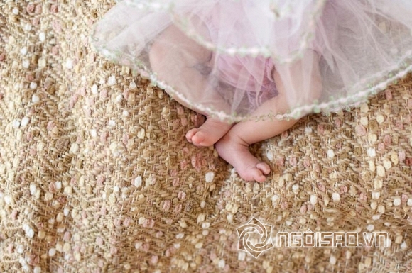 Hoa hậu Hà Kiều Anh khoe trọn bộ ảnh con gái lúc 1 tháng tuổi 5