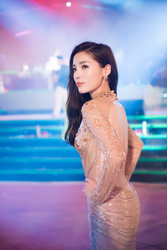 Hoa hậu Kỳ Duyên lộng lẫy đi event 7
