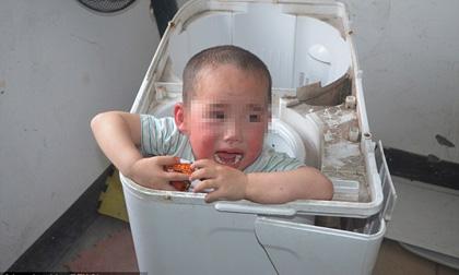 Khoảnh khắc giải thoát bé 2 tuổi mắc kẹt trong máy giặt