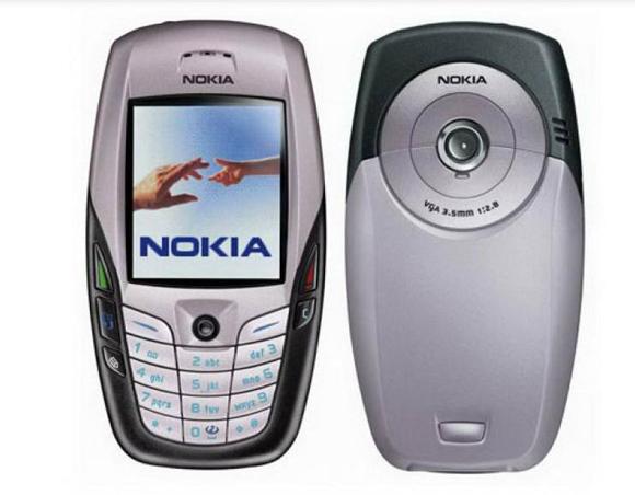 chiếc điện thoại Nokia  5
