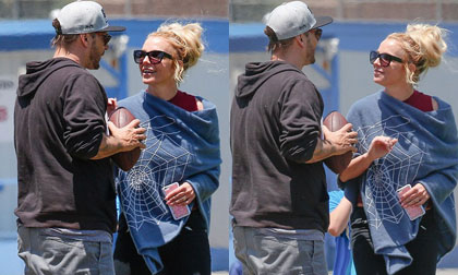 Britney Spears bất ngờ 'đoàn tụ' với chồng cũ đi cổ vũ con trai