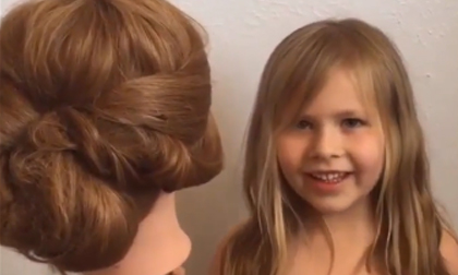 Bé gái 5 tuổi trổ tài tạo mẫu tóc cực đẹp