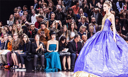 Jessica Minh Anh lộng lẫy trên hàng ghế đầu tại tuần lễ thời trang Paris 