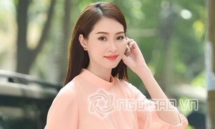 Hoa hậu Đặng Thu Thảo khoe nét đẹp trong veo dưới nắng