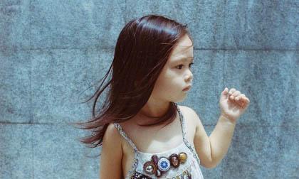 Con gái Đoan Trang diễn sâu như người mẫu nhí chuyên nghiệp