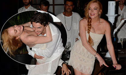 Lindsay Lohan ném điện thoại trước mặt mẹ bạn trai tỷ phú vì cãi vã