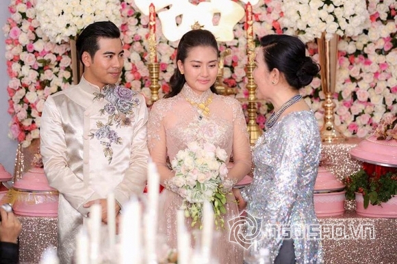 Bố mẹ sao Việt không có mặt trong ngày cưới  6