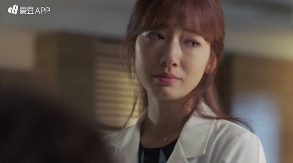 Park Shin Hye rơi nước mắt khi cha của Kim Rae Won qua đời 6
