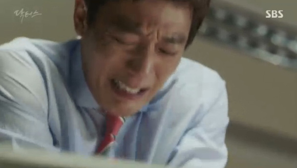 Park Shin Hye rơi nước mắt khi cha của Kim Rae Won qua đời 7
