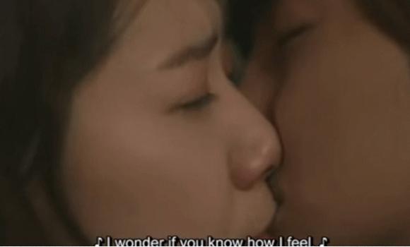 Park Shin Hye hôn  0