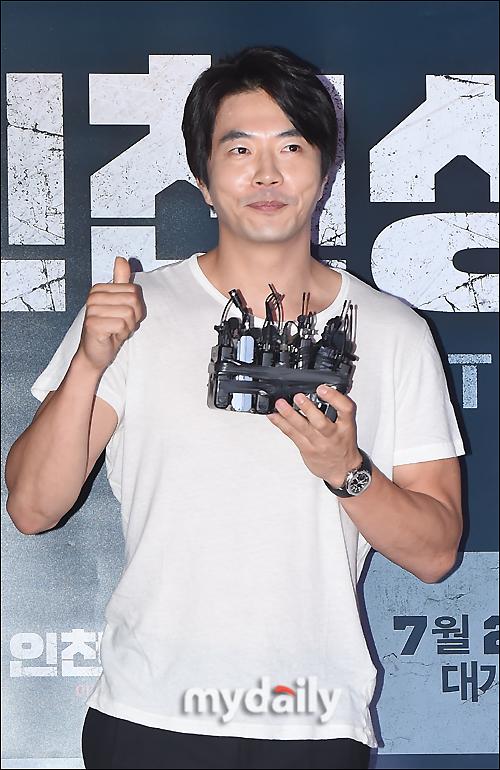 Tài tử 'Nấc thang lên thiên đường' Kwon Sang Woo ngày càng già nua kém sắc 8
